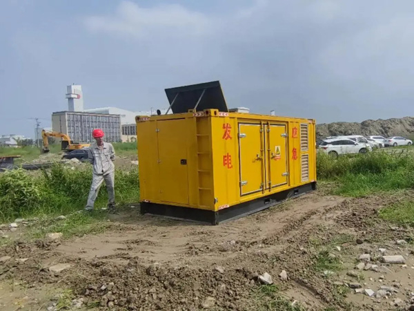 楚雄200KW柴油发电机机组每小时的油耗量受哪些因素影响？